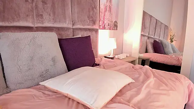 Snapshot of Salomesimos1 chatting on March 15, 8:26 am Salomesimos1 online show from March 15, 8:26 am