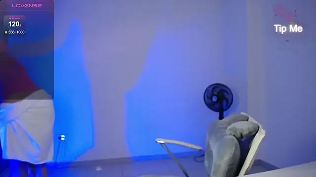 candydowson1 online show from February 14, 9:43 pm