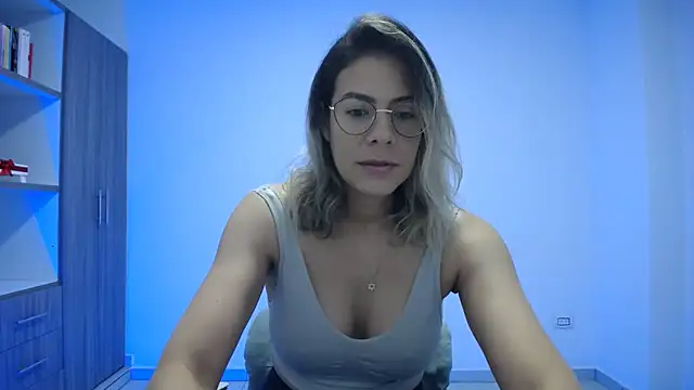 candydowson1 online show from March 10, 9:25 am