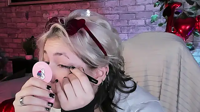 Snapshot of Alex_Howell chatting on February 12, 8:18 pm Alex Howell online show from February 12, 8:18 pm