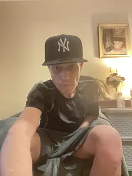 Snapshot of kollzCloudzz chatting on April 5, 7:55 pm kollzCloudzz online show from April 5, 7:55 pm