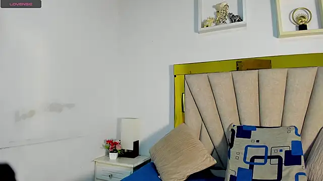 vahiolet fuentes online show from December 3, 3:03 am