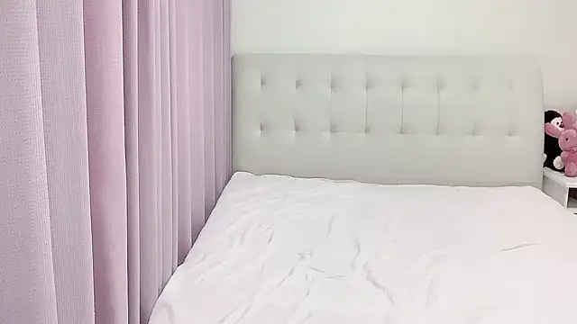 aisha123123 online show from March 15, 2:03 am