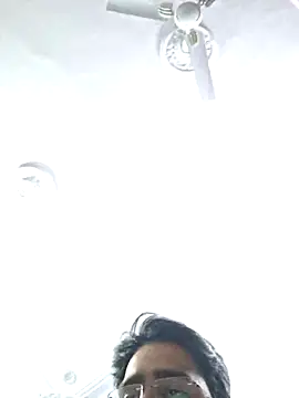 Snapshot of bewolf_17 chatting on January 3, 1:36 pm bewolf 17 online show from January 3, 1:36 pm