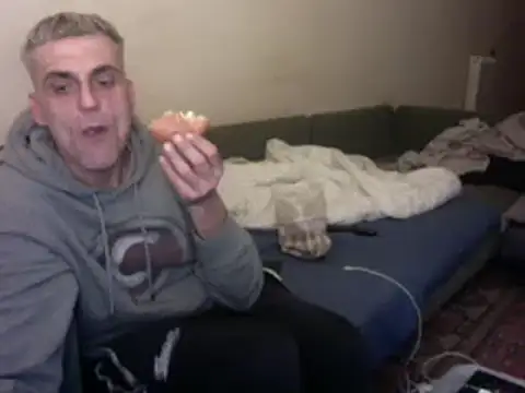 skossa777 online show from March 18, 8:37 pm