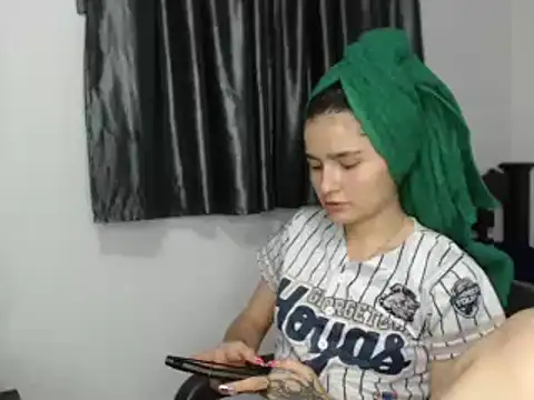 Snapshot of saritapretyy chatting on January 22, 10:59 pm saritapretyy online show from January 22, 10:59 pm