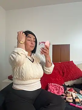 Snapshot of karenlennox1 chatting on May 6, 12:41 am karenlennox1 online show from May 6, 12:41 am