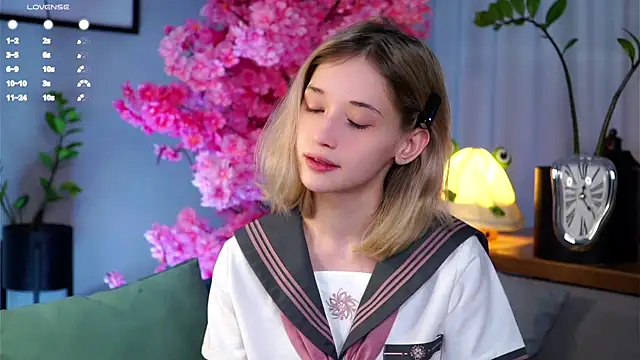 EdlinHargus online show from March 3, 5:53 am