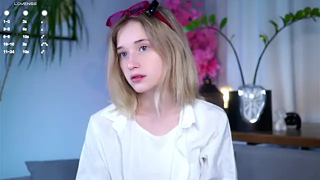 EdlinHargus online show from March 18, 1:32 am