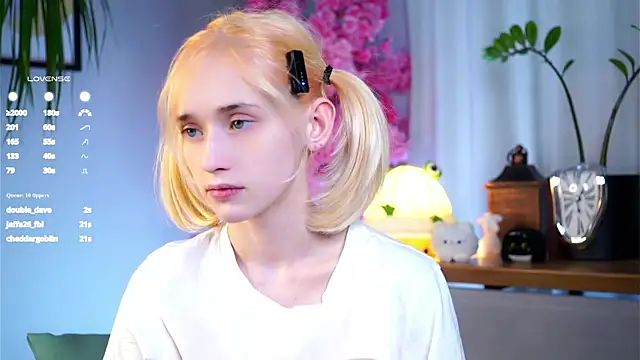 EdlinHargus online show from March 20, 6:41 am