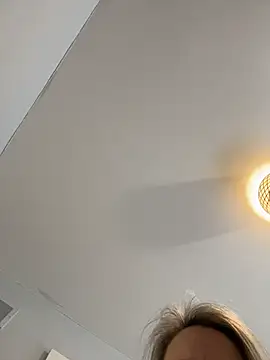 Cherry-red-xo online show from November 10, 2:49 pm