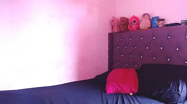 Snapshot of stefanny_hot03 chatting on March 4, 2:32 pm stefanny hot03 online show from March 4, 2:32 pm