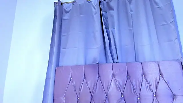 Snapshot of Ashley_piinkk_ chatting on February 2, 4:59 am Ashley piinkk  online show from February 2, 4:59 am