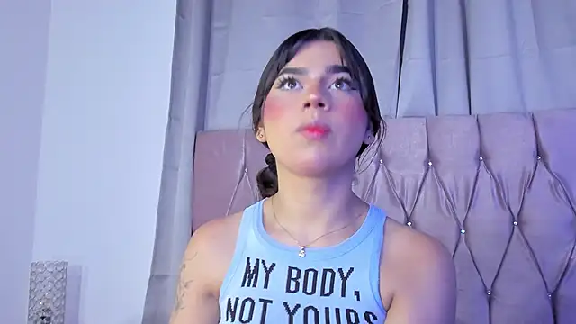 Snapshot of Ashley_piinkk_ chatting on February 25, 10:58 am Ashley piinkk  online show from February 25, 10:58 am