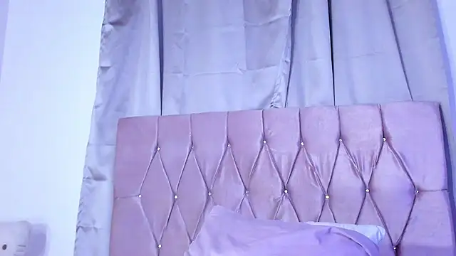 Snapshot of Ashley_piinkk_ chatting on March 23, 1:31 am Ashley piinkk  online show from March 23, 1:31 am