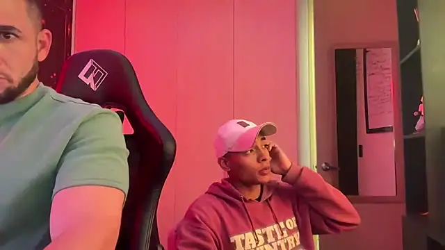 Snapshot of Jhonyblack_1 chatting on December 20, 5:03 am Jhonyblack 1 online show from December 20, 5:03 am