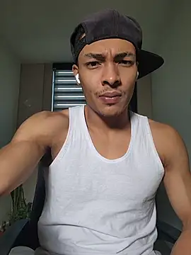 Snapshot of Jhonyblack_1 chatting on June 27, 12:44 pm Jhonyblack 1 online show from June 27, 12:44 pm