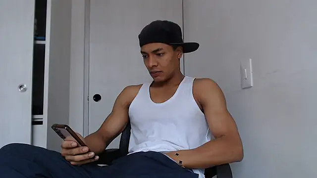 Snapshot of Jhonyblack_1 chatting on July 3, 2:23 pm Jhonyblack 1 online show from July 3, 2:23 pm