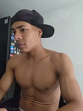 Snapshot of Jhonyblack_1 chatting on July 6, 3:25 pm Jhonyblack 1 online show from July 6, 3:25 pm