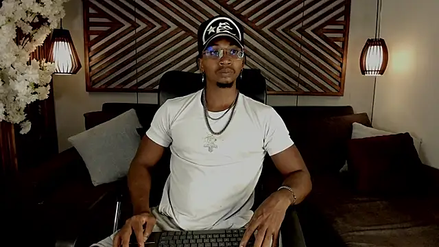 Snapshot of JamalMyst chatting on May 20, 8:37 pm JamalMyst online show from May 20, 8:37 pm
