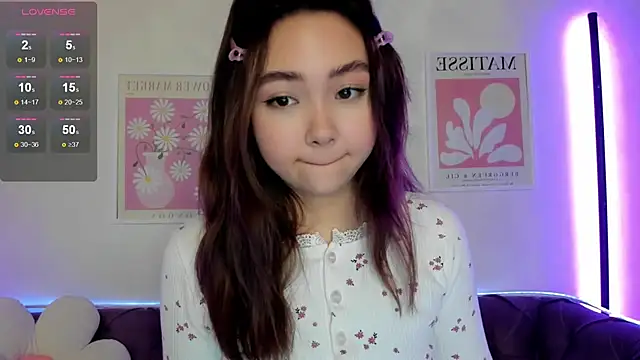 Snapshot of Fluffy_Rose chatting on January 18, 1:30 am Fluffy Rose online show from January 18, 1:30 am