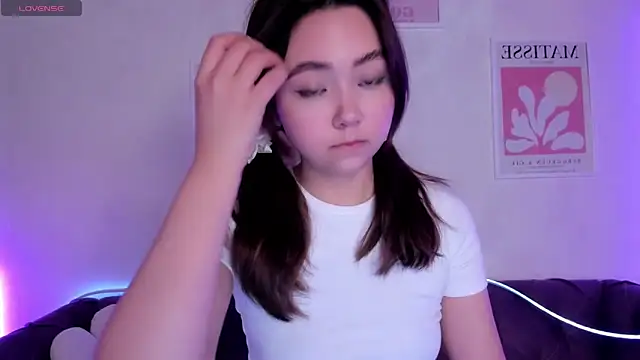 Snapshot of Fluffy_Rose chatting on January 19, 1:43 am Fluffy Rose online show from January 19, 1:43 am