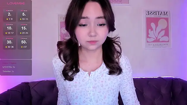 Snapshot of Fluffy_Rose chatting on February 8, 11:33 am Fluffy Rose online show from February 8, 11:33 am