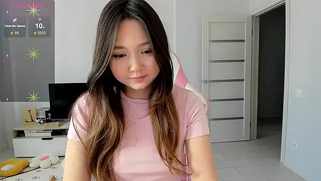 Fluffy Rose online show from April 29, 9:46 am
