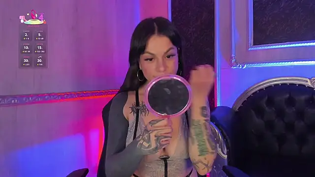 Snapshot of MeganDraco_ chatting on May 25, 1:06 pm MeganDraco online show from May 25, 1:06 pm