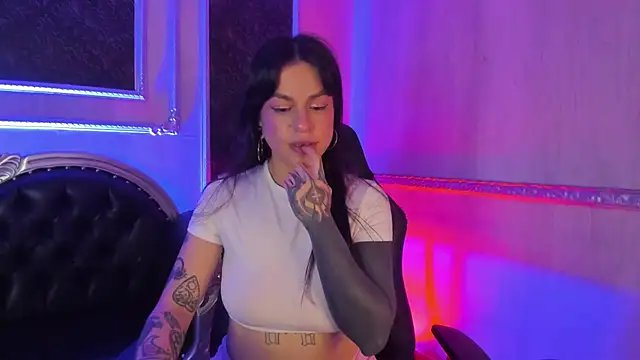Snapshot of MeganDraco_ chatting on May 26, 12:45 pm MeganDraco online show from May 26, 12:45 pm