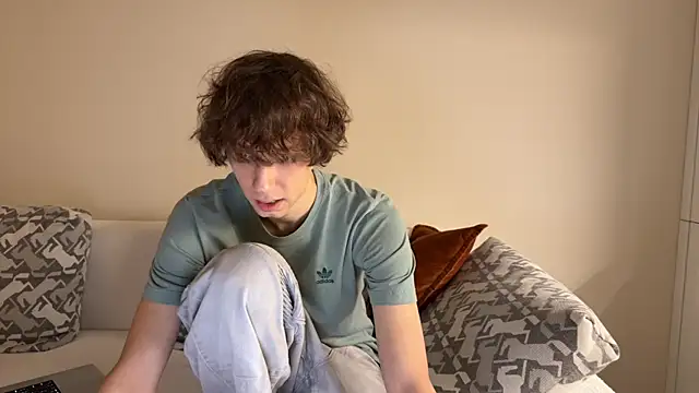 Snapshot of denobluorka chatting on December 17, 2:12 pm denobluorka online show from December 17, 2:12 pm