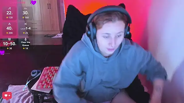 bonnie moon  online show from February 28, 2:40 pm