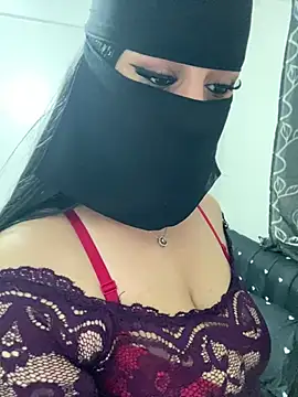 Snapshot of mari_layali chatting on June 21, 6:32 pm mari layali online show from June 21, 6:32 pm