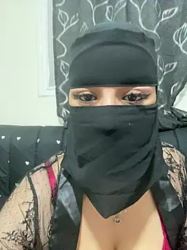 Snapshot of mari_layali chatting on July 10, 10:01 pm mari layali online show from July 10, 10:01 pm