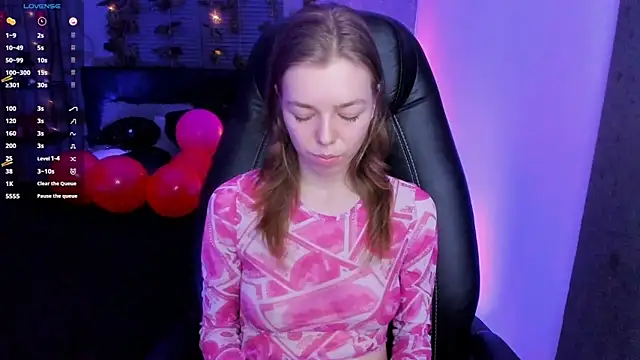 Snapshot of Tina_Tayllor chatting on February 25, 12:45 pm Tina Tayllor online show from February 25, 12:45 pm