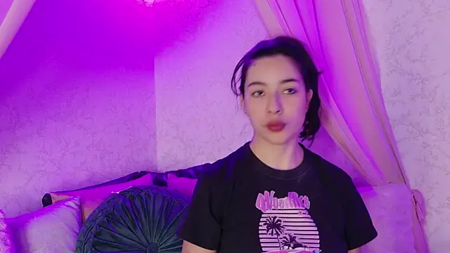 Susa1userma  online show from July 18, 11:47 am