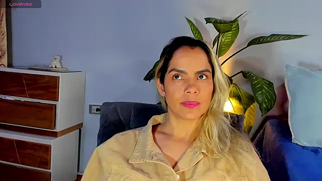 ClaraMariaMon online show from February 14, 7:44 pm