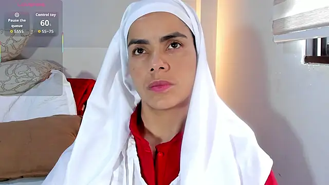 ClaraMariaMon online show from October 27, 5:50 pm