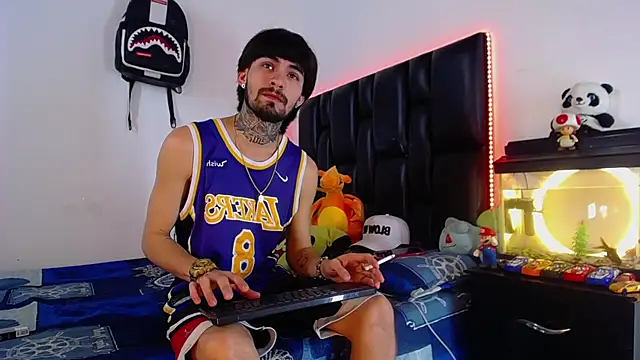 Brutal Sex Fucking online show from July 13, 9:28 pm