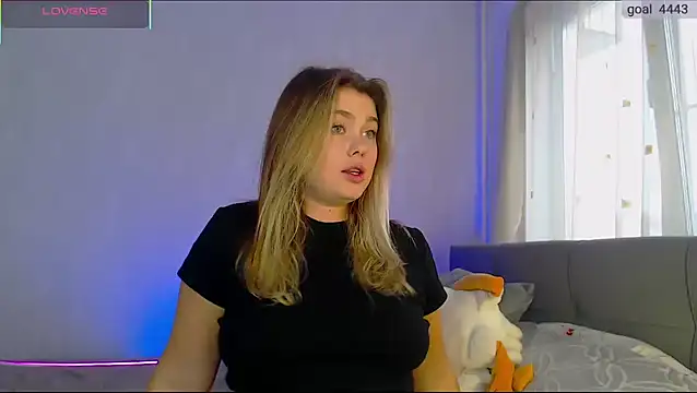 Snapshot of SuchCute chatting on November 5, 2:55 am SuchCute online show from November 5, 2:55 am