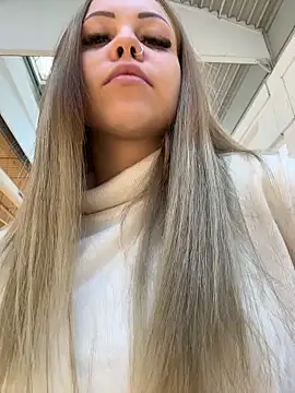Highschoolpussy online show from November 18, 10:09 am