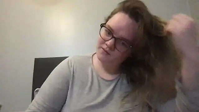 honeyyy24 online show from December 18, 9:32 pm