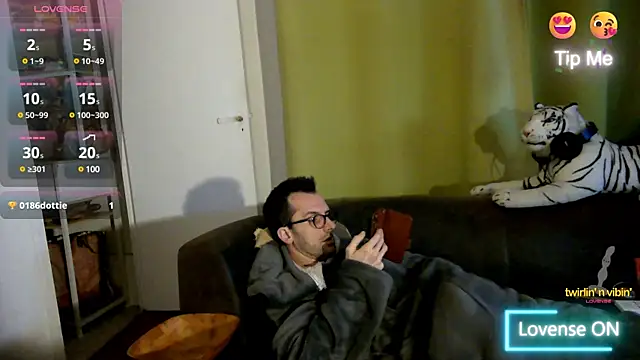 Snapshot of byakkotorra chatting on March 18, 12:16 am byakkotorra online show from March 18, 12:16 am