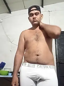 travieso2893 online show from September 28, 7:14 am