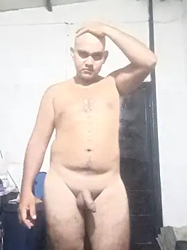Snapshot of travieso2893 chatting on May 13, 3:04 am travieso2893 online show from May 13, 3:04 am