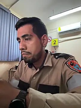 EnriquePersian197 online show from February 3, 1:30 pm