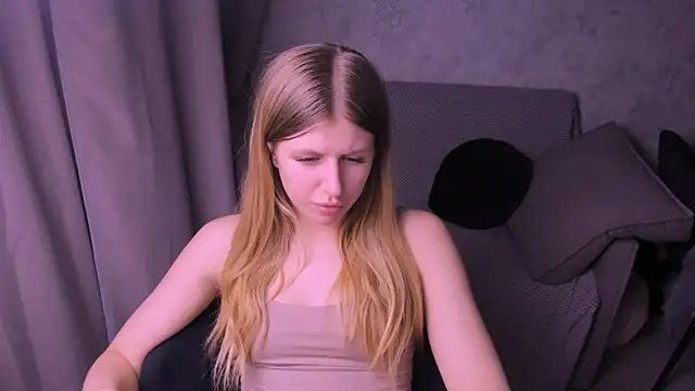 kirraa  online show from February 6, 10:21 pm