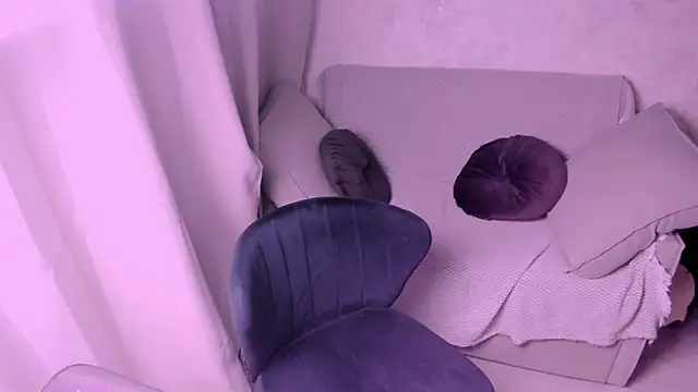 kirraa  online show from February 9, 7:30 pm