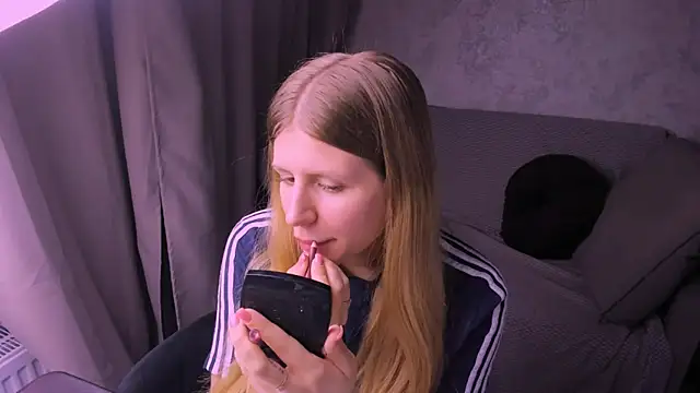 kirraa  online show from March 9, 6:54 pm