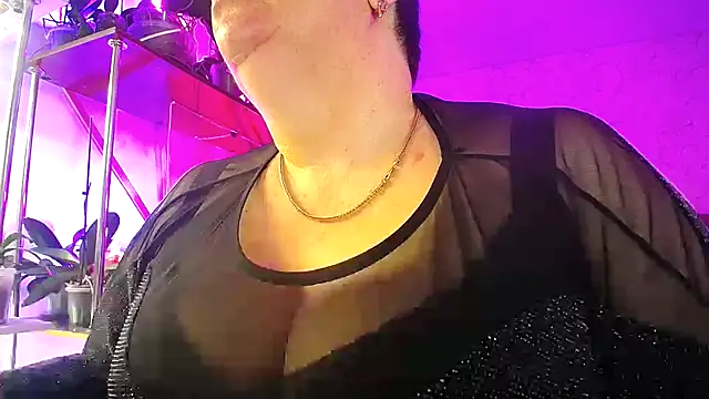  Sweet Woman online show from March 4, 5:35 am